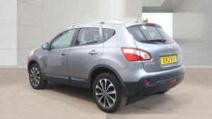 2012 Nissan Qashqai 1.5 Dci N-Tec+ 2WD Euro 5 5dr in Grey — image 4
