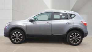 2012 Nissan Qashqai 1.5 Dci N-Tec+ 2WD Euro 5 5dr in Grey — image 5
