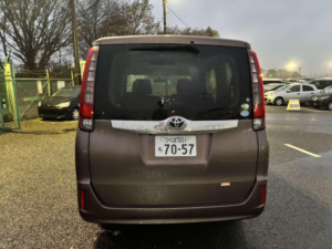 2014 Toyota Noah 2.0 X 5dr 7 Seats in Brown — image 4