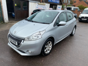 2015 Peugeot 208 1.4 Hdi Active *£20 Road Tax**full Service History ** 1 Previous Owner Last Owner 7.5 Years** in Silver — image 4