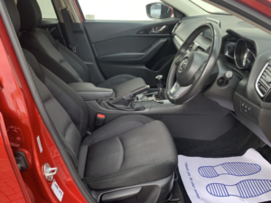 2015 Mazda Mazda3 2.0 Skyactiv-G Sport Nav 5-Door in Red — image 5
