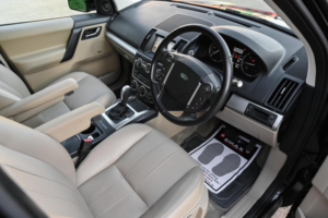 2013 Land Rover Freelander 2 2.2 Sd4 Xs Commandshift 4WD Euro 5 5dr in Black — image 3