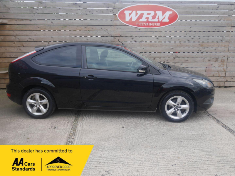 2009 Ford Focus 1.6 Zetec S Hatchback 3dr Petrol Manual (157 G/km, 113 Bhp) in Black — image 1