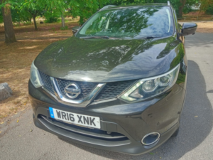 2016 Nissan Qashqai 1.6 Dci Tekna in Black — image 2