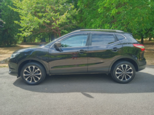 2016 Nissan Qashqai 1.6 Dci Tekna in Black — image 3