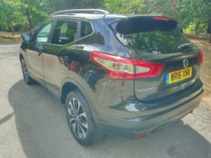 2016 Nissan Qashqai 1.6 Dci Tekna in Black — image 4