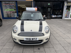 2011 MINI Hatch 1.6 Cooper Hatch in White — image 2