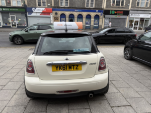 2011 MINI Hatch 1.6 Cooper Hatch in White — image 5