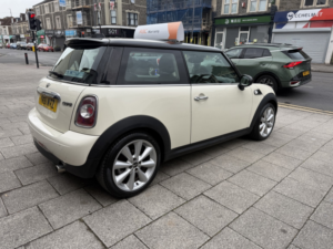 2011 MINI Hatch 1.6 Cooper Hatch in White — image 6