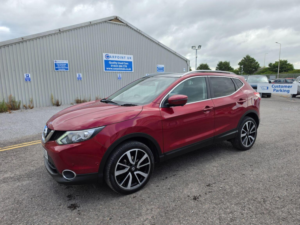 2017 Nissan Qashqai 1.5 Dci Tekna 2WD Euro 6 (s/s) 5dr in Red — image 3