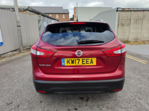 2017 Nissan Qashqai 1.5 Dci Tekna 2WD Euro 6 (s/s) 5dr in Red — image 5