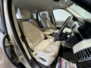 2013 Land Rover Range Rover 4.4 Sd V8 Vogue Se Auto 4WD Euro 5 5dr in Gold — image 6