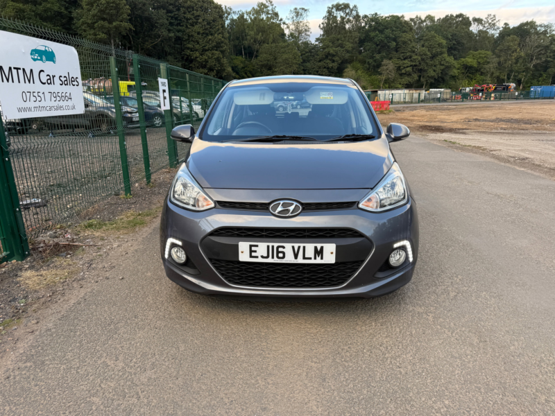 2016 Hyundai I10 1.2 Premium Hatchback 5dr Petrol Manual Euro 5 (87 Ps) in Grey — image 1