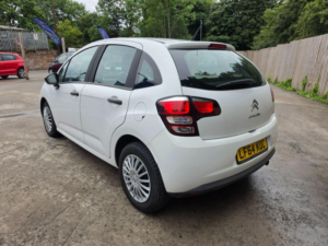 2014 Citroen C3 1.4 Hdi Vt Euro 5 5dr in White — image 6