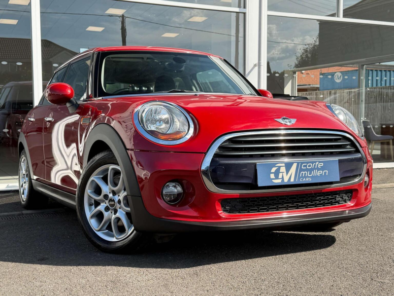 2016 MINI Hatch 1.5 Cooper Euro 6 (s/s) 5dr in Red — image 1