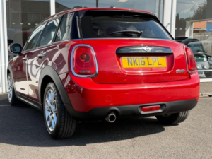 2016 MINI Hatch 1.5 Cooper Euro 6 (s/s) 5dr in Red — image 2