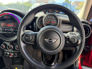 2016 MINI Hatch 1.5 Cooper Euro 6 (s/s) 5dr in Red — image 4