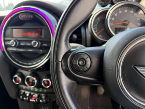 2016 MINI Hatch 1.5 Cooper Euro 6 (s/s) 5dr in Red — image 5