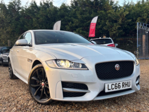 2017 Jaguar Xf 2.0d R-Sport Auto Euro 6 (s/s) 4dr in White — image 3