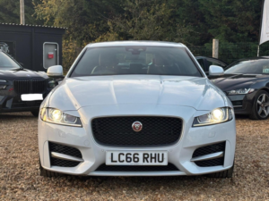 2017 Jaguar Xf 2.0d R-Sport Auto Euro 6 (s/s) 4dr in White — image 5