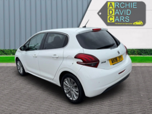 2018 Peugeot 208 1.2 Puretech Allure in White — image 6