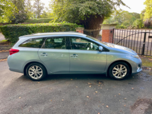 2014 Toyota Auris 1.6 V-Matic Icon Touring Sports Multidrive S Euro 5 5dr in Blue — image 3