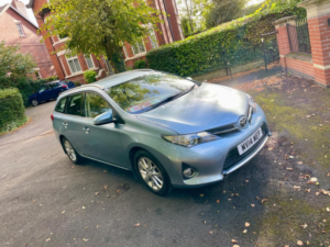 2014 Toyota Auris 1.6 V-Matic Icon Touring Sports Multidrive S Euro 5 5dr in Blue — image 4