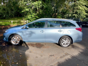 2014 Toyota Auris 1.6 V-Matic Icon Touring Sports Multidrive S Euro 5 5dr in Blue — image 5