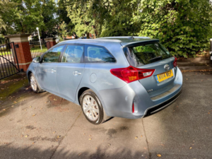 2014 Toyota Auris 1.6 V-Matic Icon Touring Sports Multidrive S Euro 5 5dr in Blue — image 6