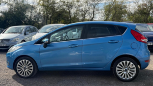2010 Ford Fiesta 1.4 Titanium 5dr in Blue — image 6