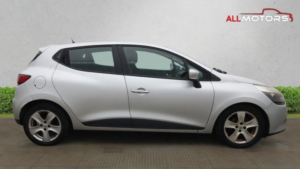 2013 Renault Clio 1.2 16v Expression + Euro 5 5dr in Silver — image 5