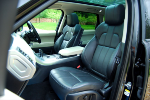 2017 Land Rover Range Rover Sport 3.0 Sdv6 Hse 4WD - Pan Roof, 20inch Alloys, Black Leather - 2 Owners - Fsh - 67,900 Miles - Black in Black — image 4