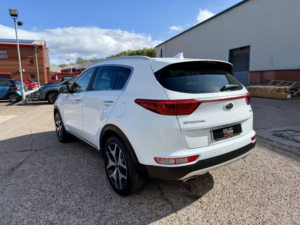 2016 Kia Sportage 2.0 Crdi Gt-Line in White — image 6