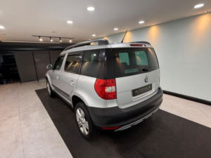 2010 Skoda Yeti 1.2 Tsi Se DSG Euro 5 5dr in Silver — image 6