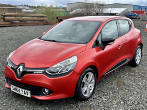 2014 Renault Clio 1.5 Dynamique Medianav Dci 90 Stop & Start in Red — image 4