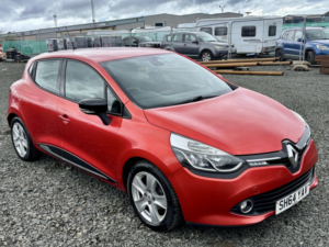 2014 Renault Clio 1.5 Dynamique Medianav Dci 90 Stop & Start in Red — image 6