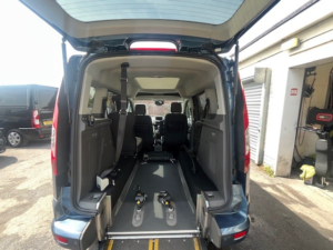 2019 Ford Tourneo Connect 1.5 Ecoblue Titanium in Blue — image 4