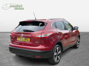 2016 Nissan Qashqai 1.5 Dci N-Connecta in Red — image 4