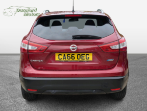 2016 Nissan Qashqai 1.5 Dci N-Connecta in Red — image 5