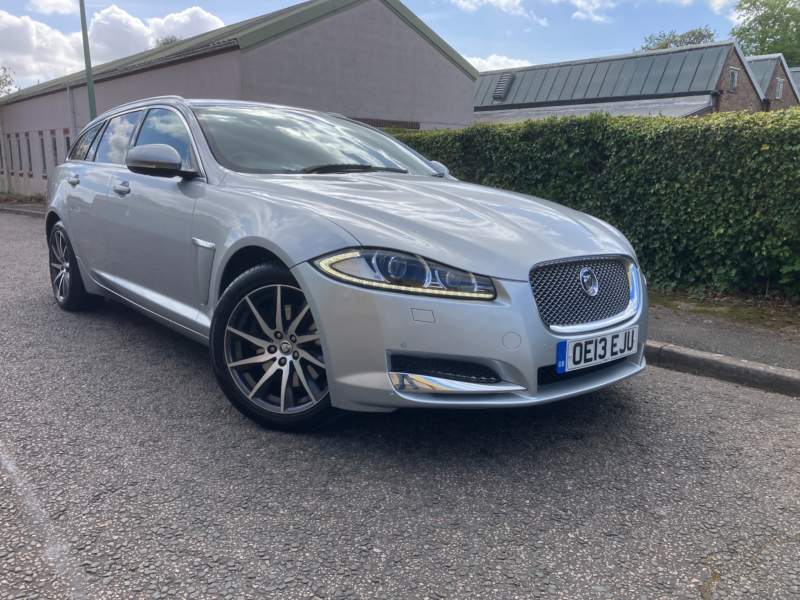 2013 Jaguar Xf 2.2d Premium Luxury Sportbrake 5dr Diesel Auto Euro 5 (s/s) (200 Ps) in Silver — image 1