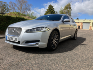 2013 Jaguar Xf 2.2d Premium Luxury Sportbrake 5dr Diesel Auto Euro 5 (s/s) (200 Ps) in Silver — image 3