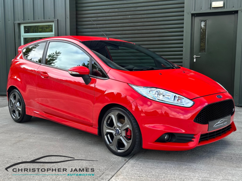2015 Ford Fiesta 1.6 T Ecoboost St-2 in Red — image 1