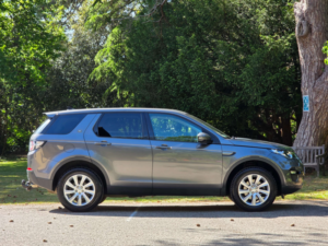 2016 Land Rover Discovery Sport 2.0 Discovery Sport Se Tech Td4 Auto 4WD 5dr in Grey — image 4