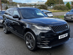 2018 Land Rover Range Rover Velar 2.0 D180 R-Dynamic S in Black — image 4