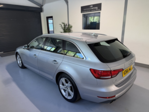 2017 Audi A4 Avant 2.0 Tdi Ultra Sport in Silver — image 4
