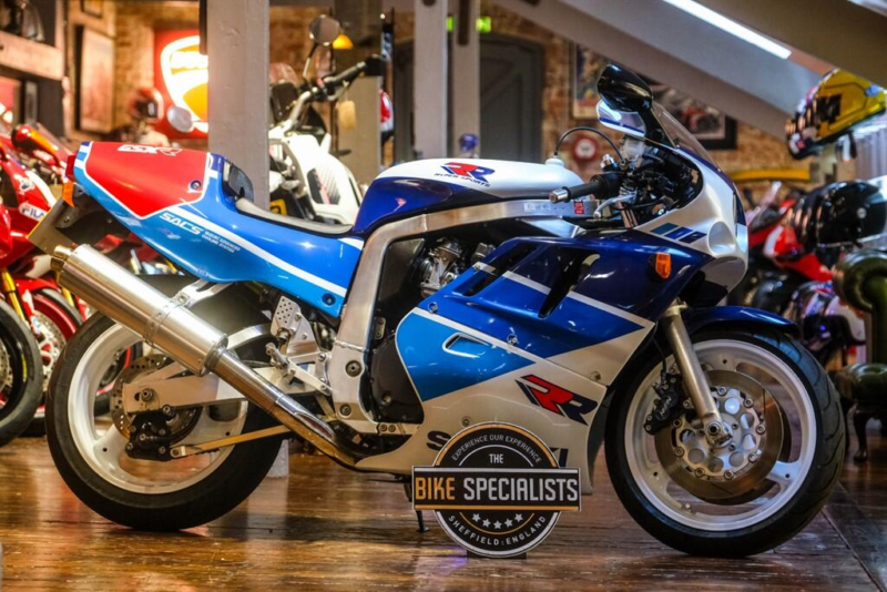 1989 Suzuki Gsx-R750 Gsx 750-Rr Super Sports in White — image 1
