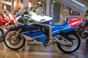 1989 Suzuki Gsx-R750 Gsx 750-Rr Super Sports in White — image 3