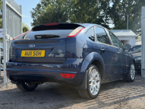 2011 Ford Focus 1.6 Tdci Dpf Zetec 5dr in Blue — image 6