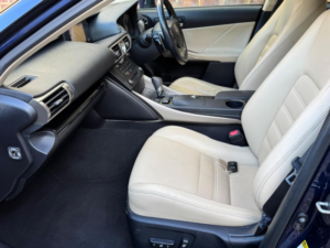 2015 Lexus Is 2.5 300h Luxury E-CVT Euro 5 (s/s) 4dr in Blue — image 5