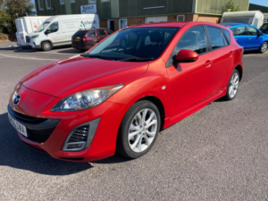 2010 Mazda Mazda3 1.6 Takuya Euro 5 5dr in Red — image 5